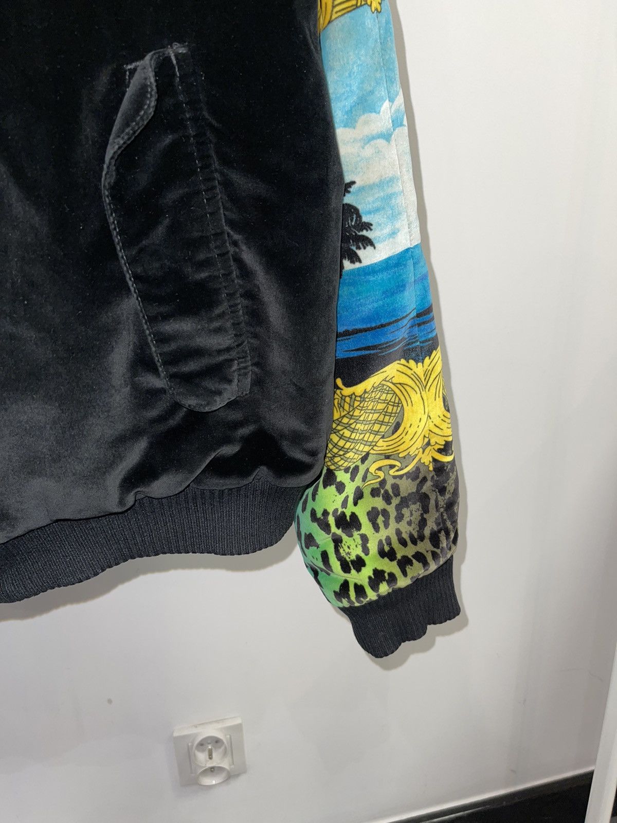 Versace AW11 Versace X H&M Abstract Printed Velvet Bomber Jacket Size US XL / EU 56 / 4 - 4 Thumbnail