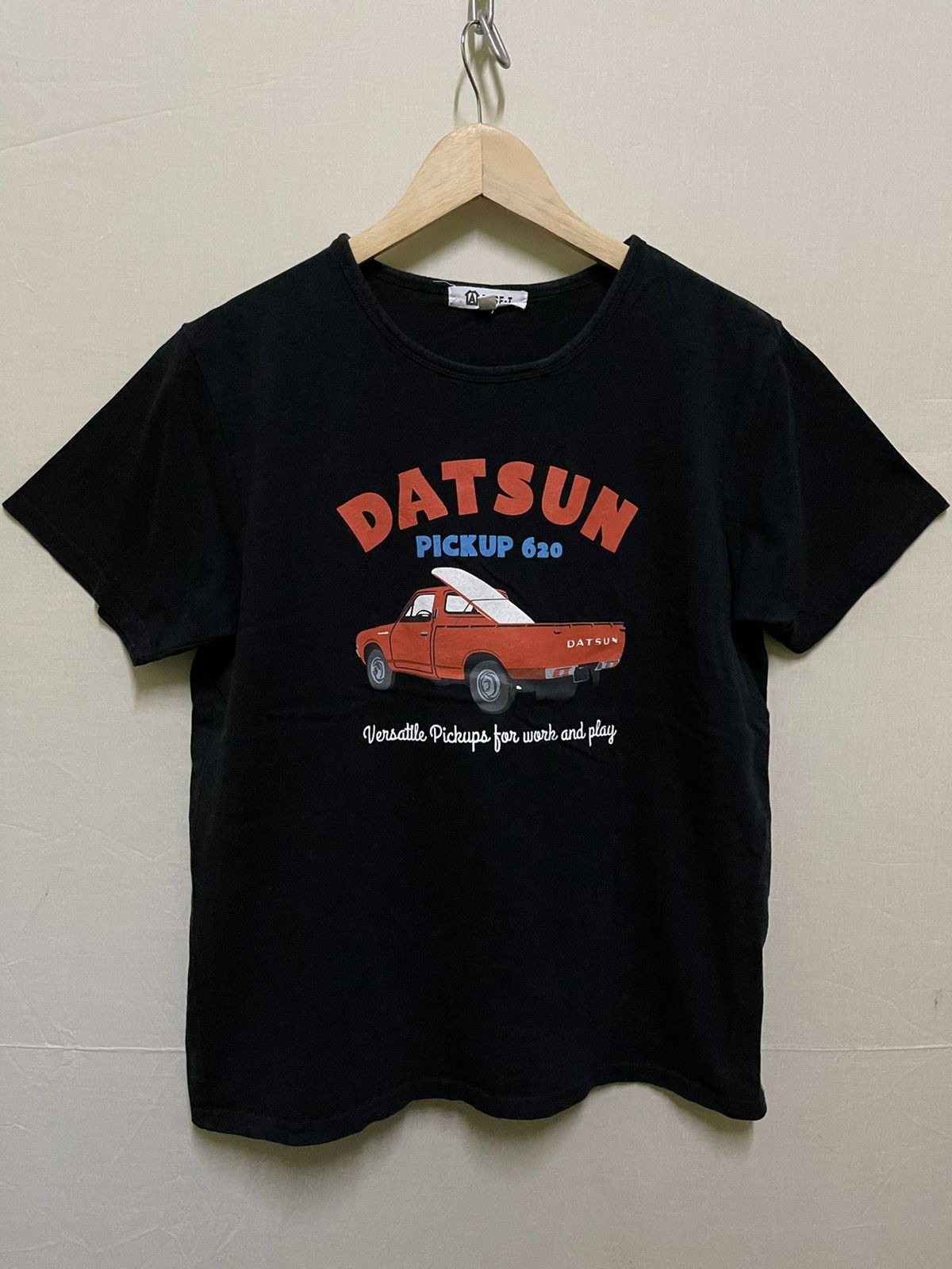 Datsun Pickup 620 Vintage Car t Shirt by Topvalu