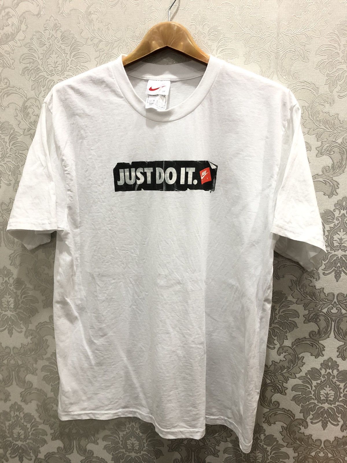 image of Nike Air Just Do It in White, Men's (Size Medium)