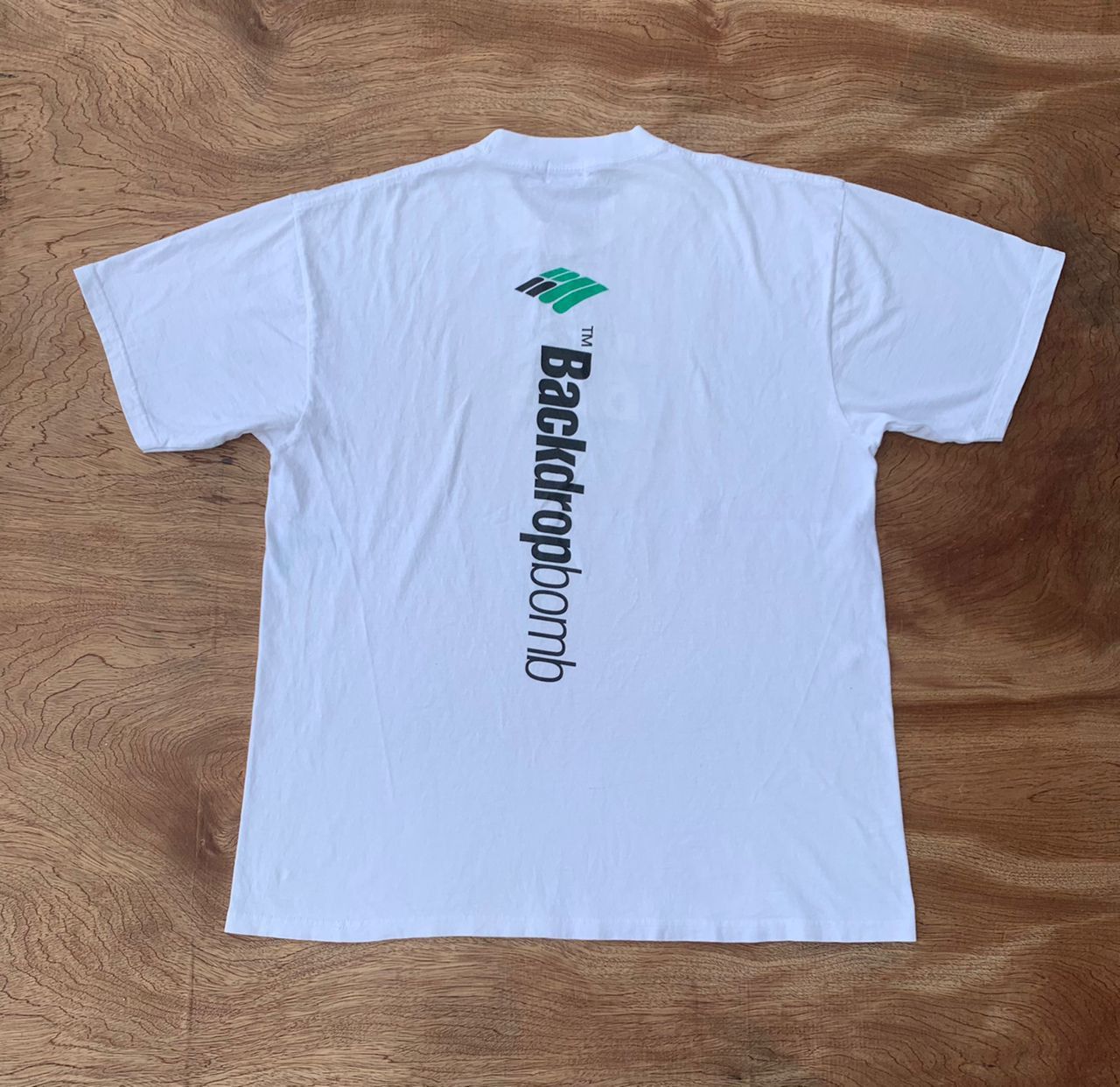 Vintage Tee D 40 backdrop bomb