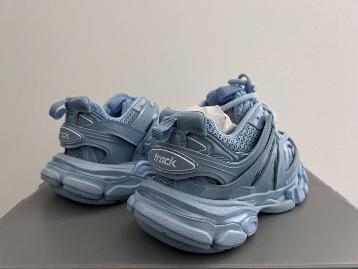 Balenciaga Balenciaga track sneaker light blue metallics Size US 5 / IT 35 - 7 Thumbnail