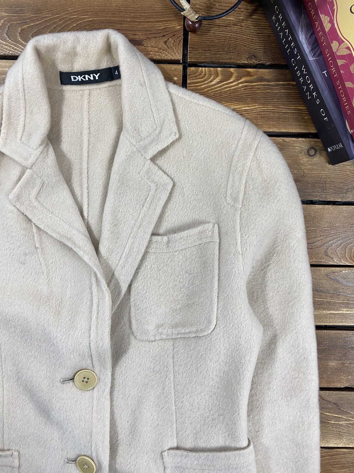 DKNY × Vintage Vintahe Dkny Blazer For Women Casual Fleece Size 4 Size S / US 4 / IT 40 - 5 Thumbnail
