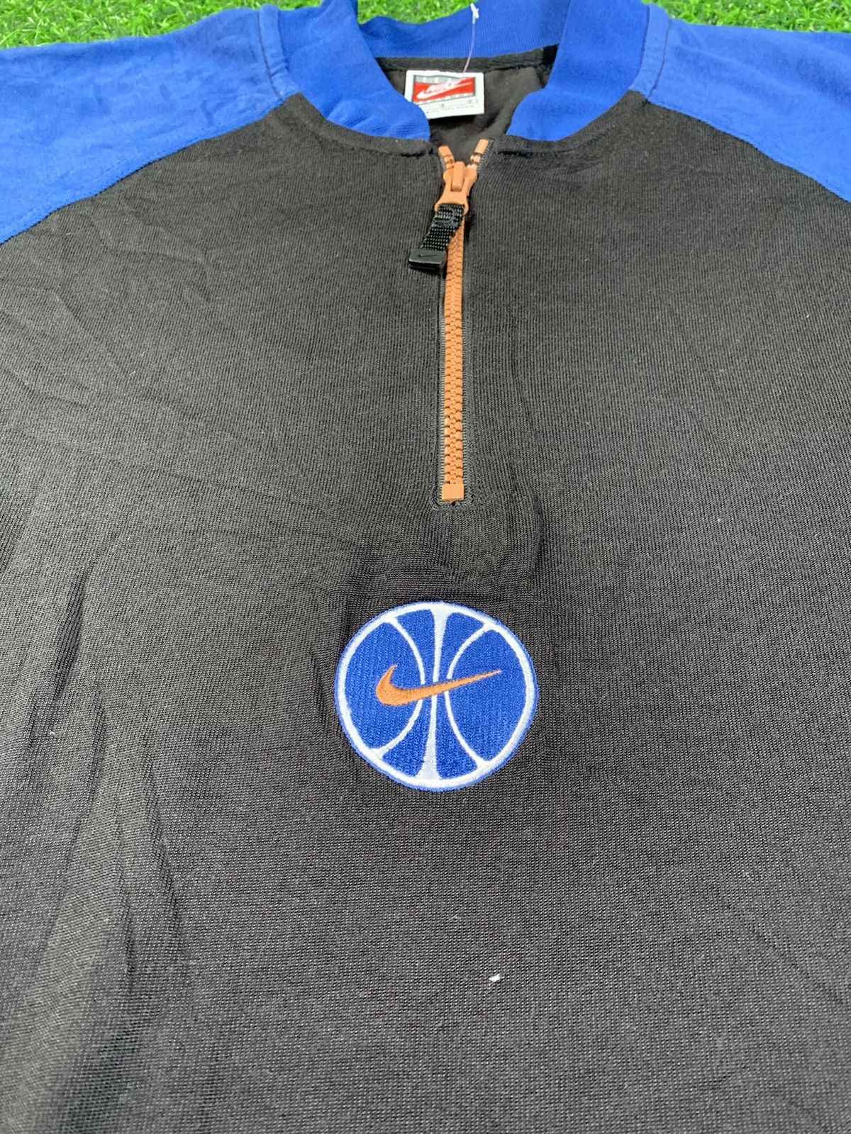 Nike Vintage Nike Basketball Middle Logo Zipper Tee Size US L / EU 52-54 / 3 - 5 Thumbnail