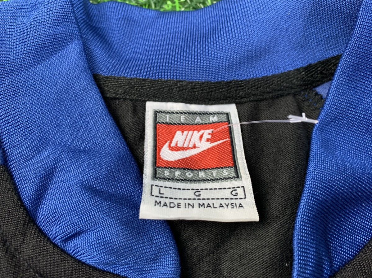 Nike Vintage Nike Basketball Middle Logo Zipper Tee Size US L / EU 52-54 / 3 - 3 Thumbnail