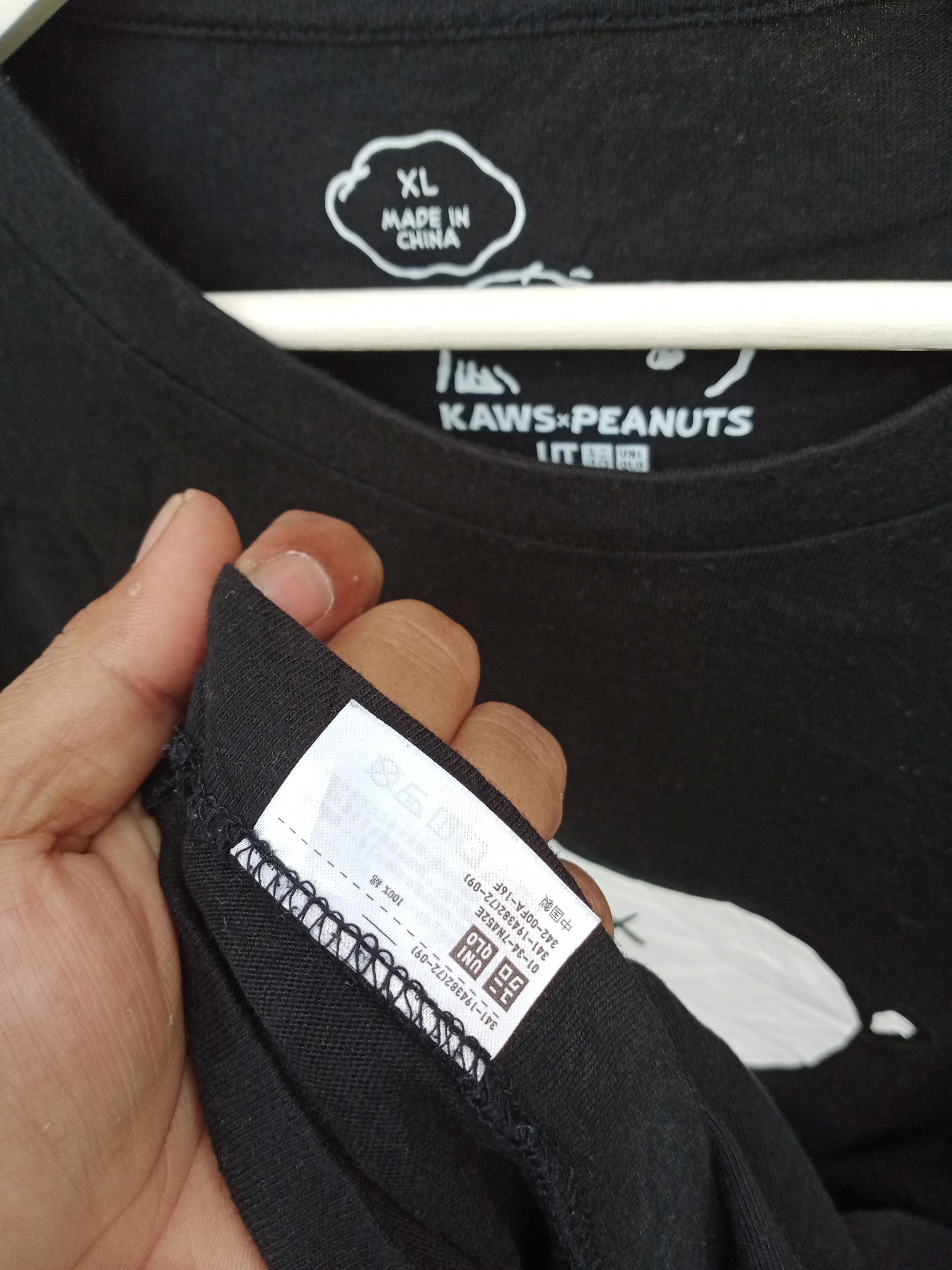Kaws × Peanuts × Uniqlo Joe Peanuts X Kaws X UT Uniqlo nice design Tee Size US L / EU 52-54 / 3 - 4 Thumbnail
