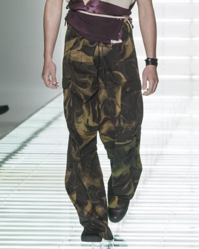 Gucci S/S 2001 Magma Print Silk Scarf (SS01, Lava, Tom Ford) Size ONE SIZE - 7 Thumbnail