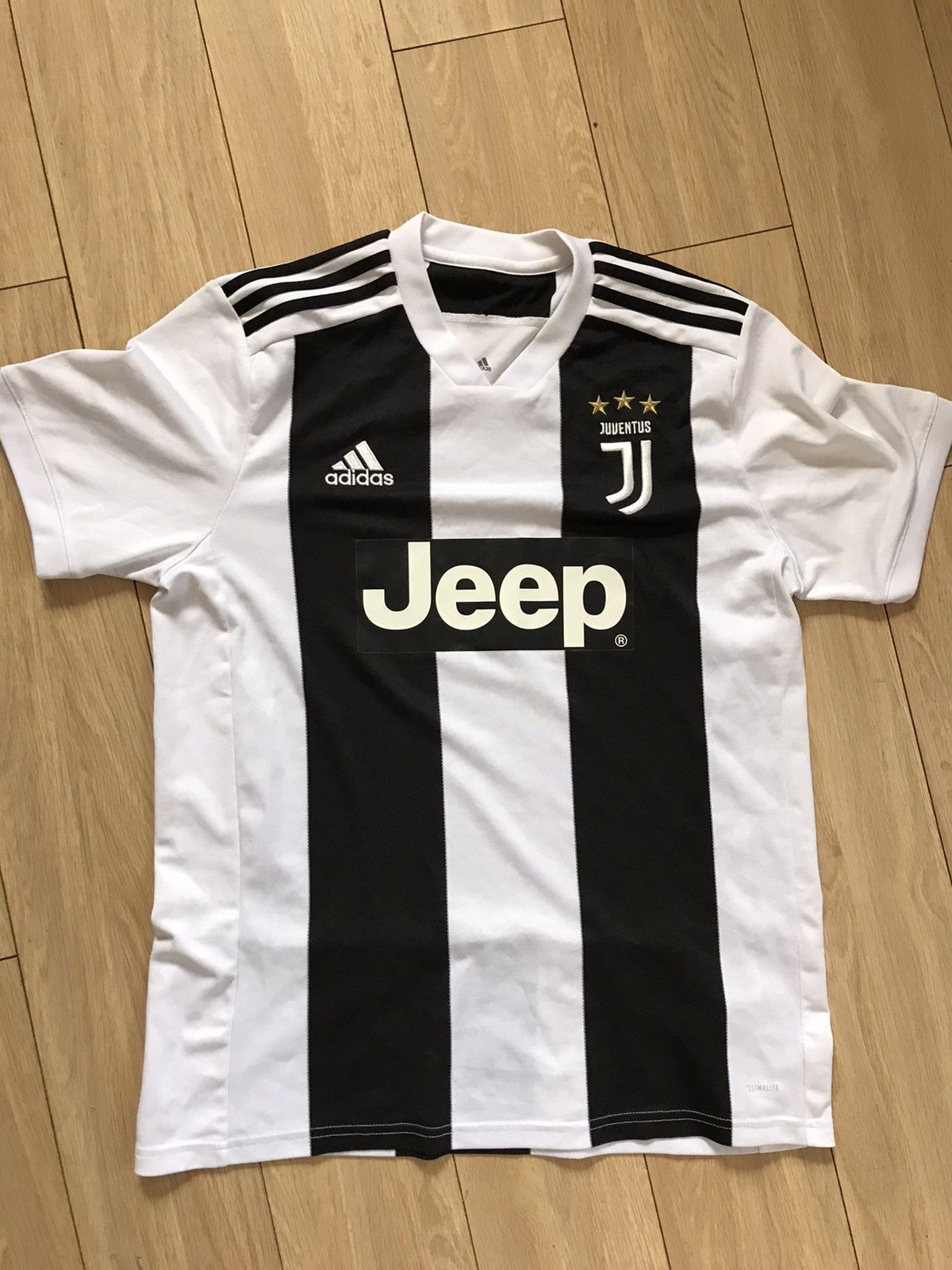 Juventus soccer stripe Italy jersey milan Ronaldo inter