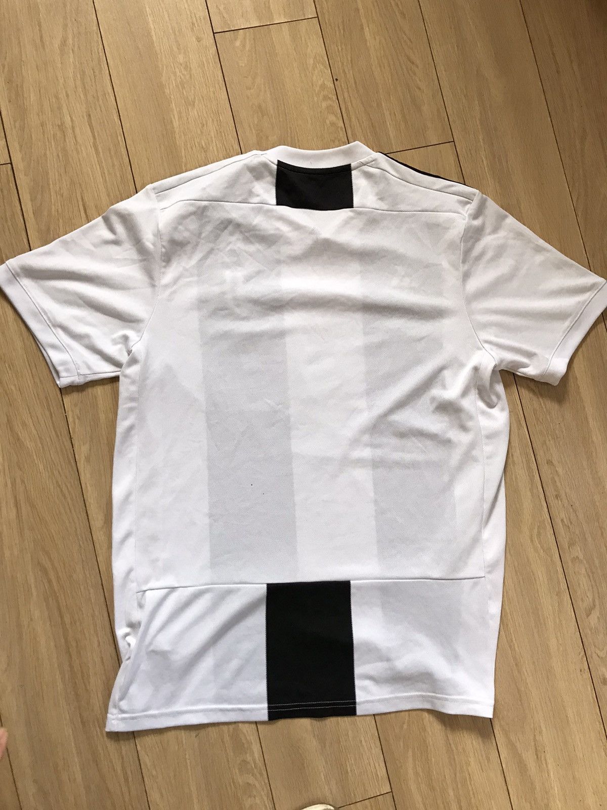 Adidas × Vintage Juventus soccer stripe Italy jersey milan Ronaldo inter Size US M / EU 48-50 / 2 - 2 Thumbnail