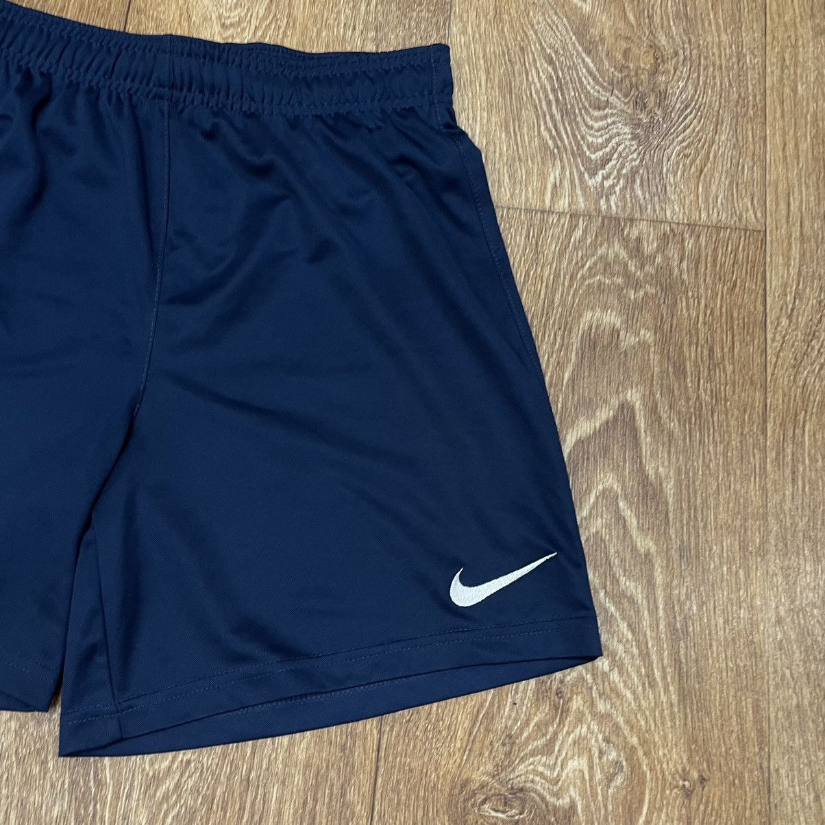 Vintage Vintage 90s Nike Shorts Swoosh Athletic Streetwear Boxy XS Size US 28 / EU 44 - 3 Thumbnail