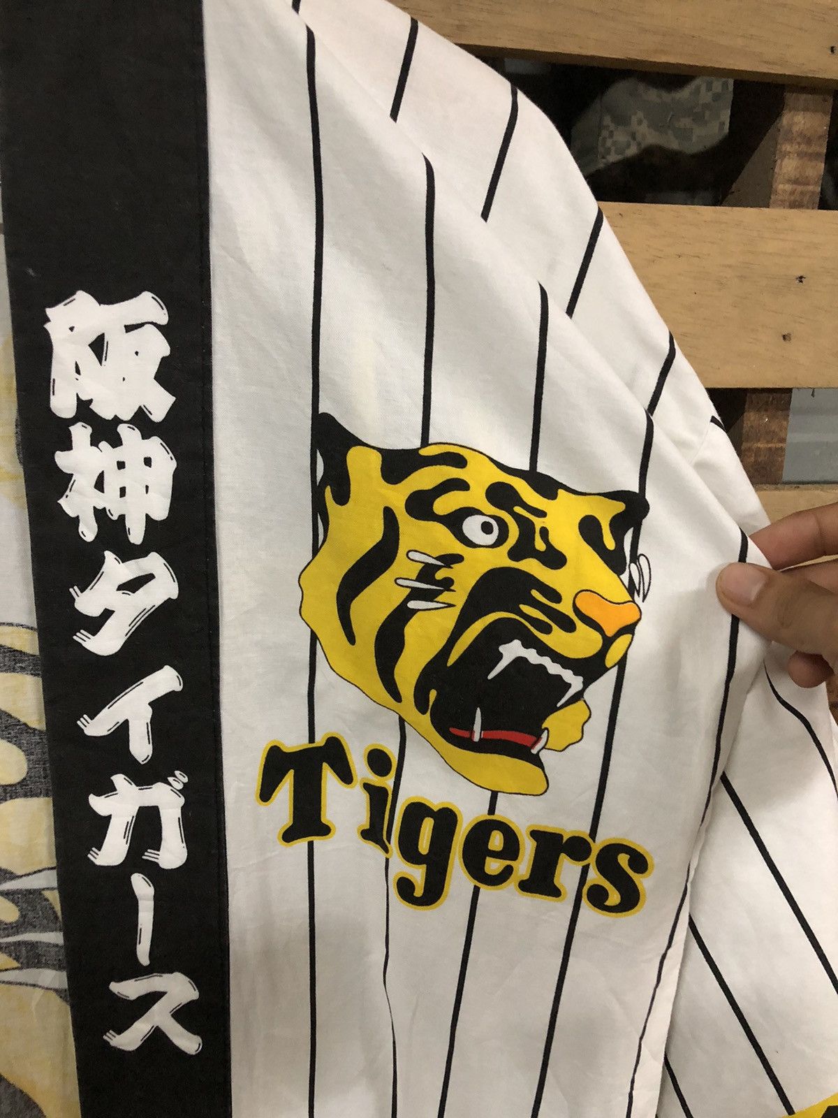 Japanese Brand × MLB × Vintage Vintage Hanshin Tiger Big Logo Kimono Sanjuro Size US M / EU 48-50 / 2 - 5 Thumbnail