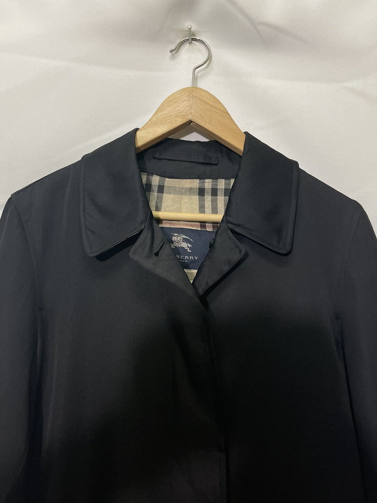 Burberry VINTAGE BURBERRY BLACK LONG JACKET Size US M / EU 48-50 / 2 - 10 Thumbnail