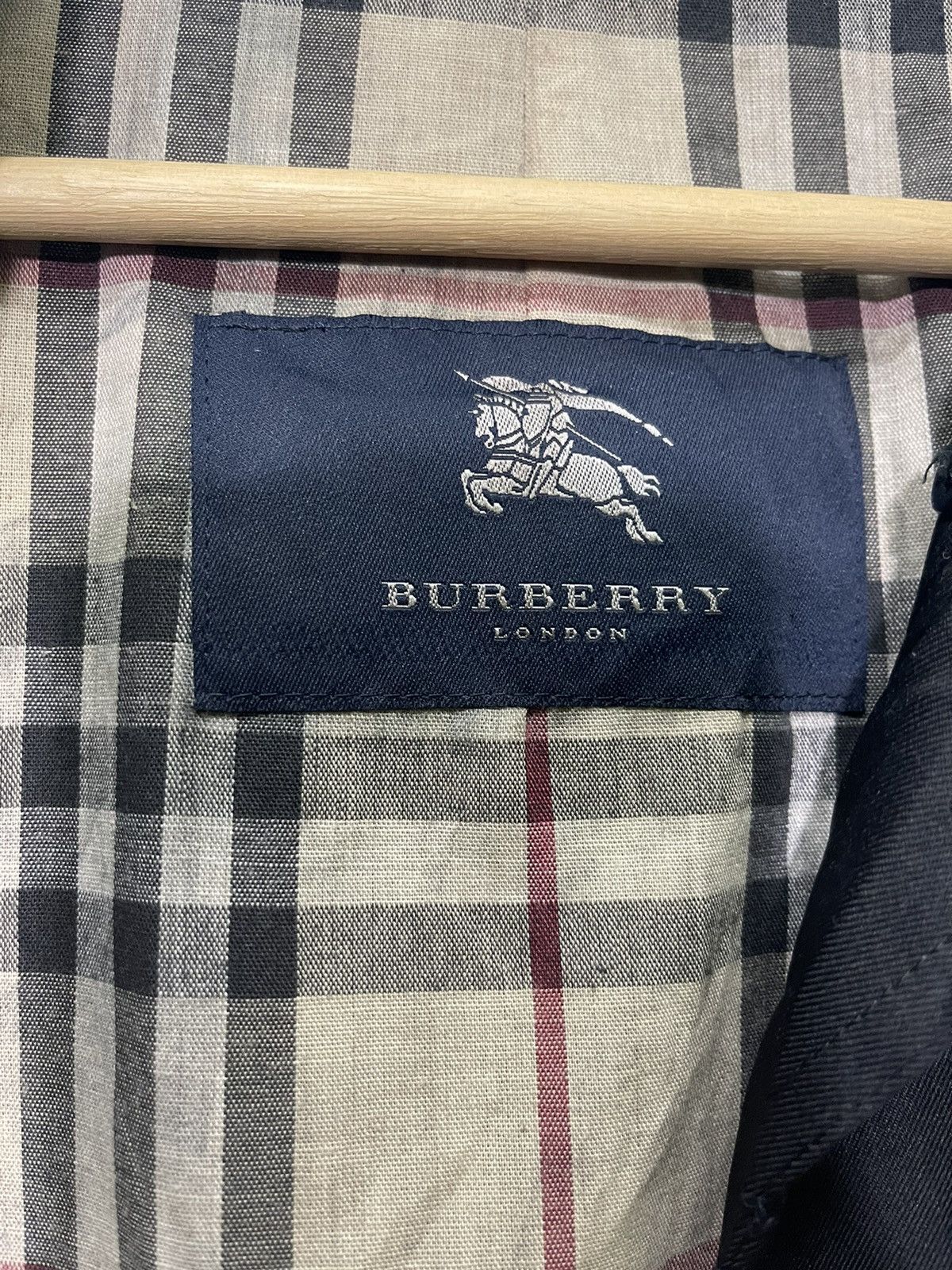 Burberry VINTAGE BURBERRY BLACK LONG JACKET Size US M / EU 48-50 / 2 - 9 Thumbnail