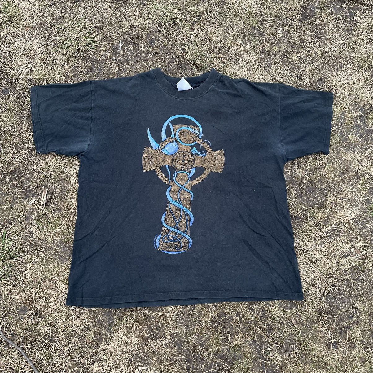 Vintage Vintage 90s Graphic Tee Cross Skulls Horror Grunge Dark L Size US L / EU 52-54 / 3 - 1 Thumbnail