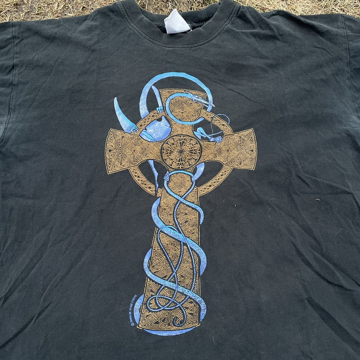 Vintage Vintage 90s Graphic Tee Cross Skulls Horror Grunge Dark L Size US L / EU 52-54 / 3 - 4 Thumbnail