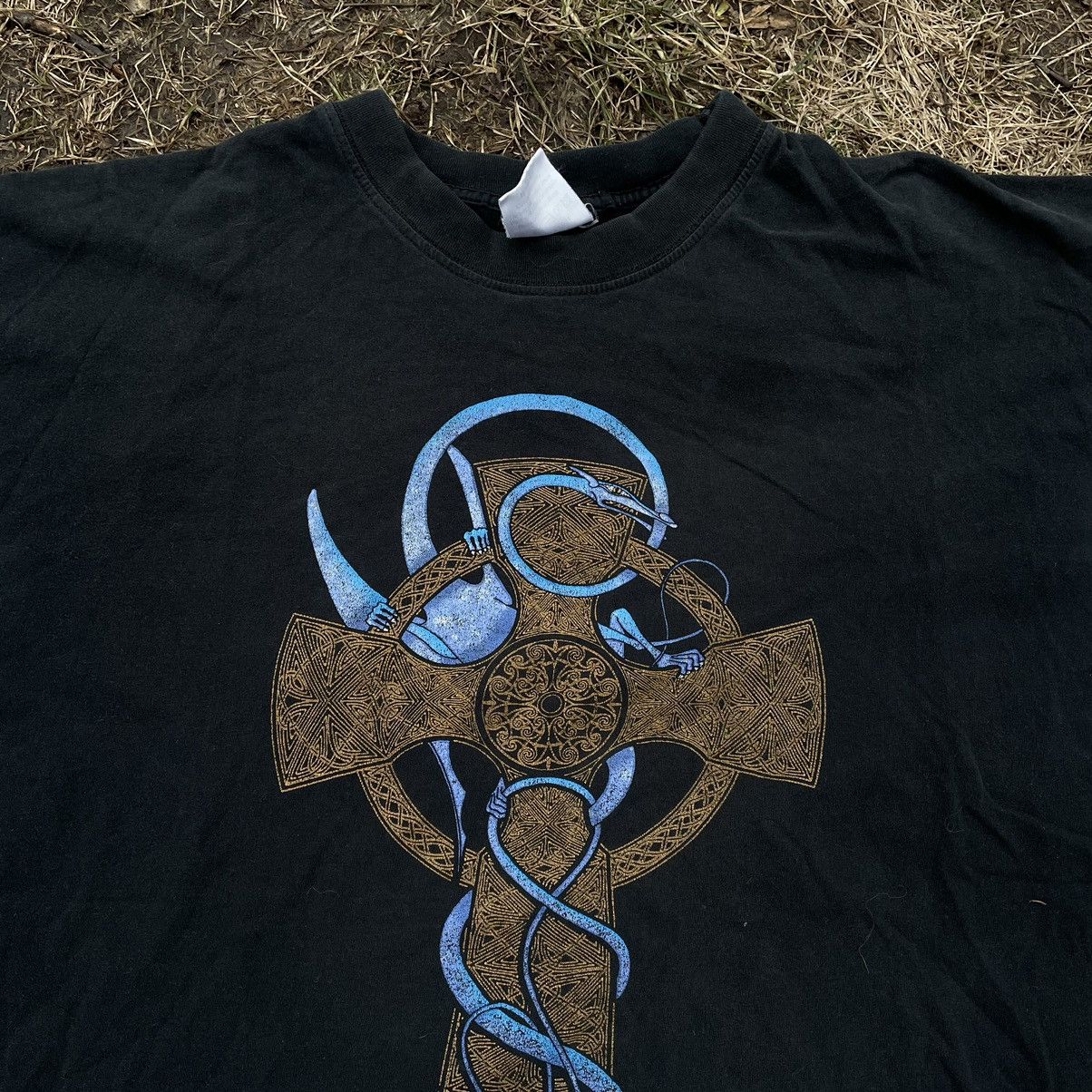 Vintage Vintage 90s Graphic Tee Cross Skulls Horror Grunge Dark L Size US L / EU 52-54 / 3 - 5 Thumbnail