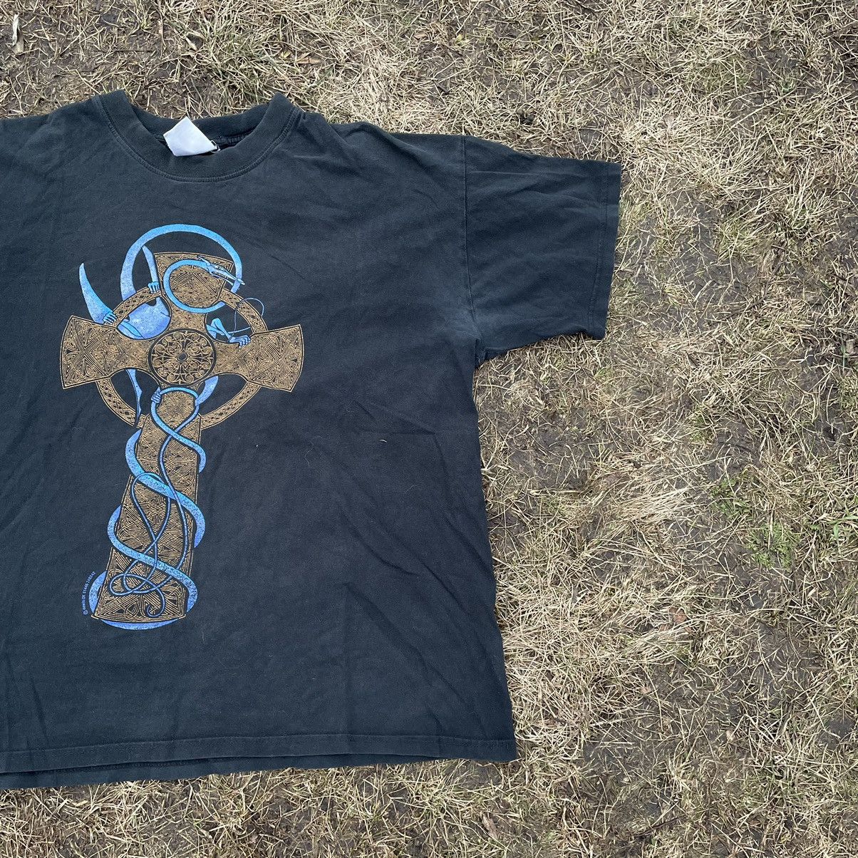 Vintage Vintage 90s Graphic Tee Cross Skulls Horror Grunge Dark L Size US L / EU 52-54 / 3 - 2 Thumbnail