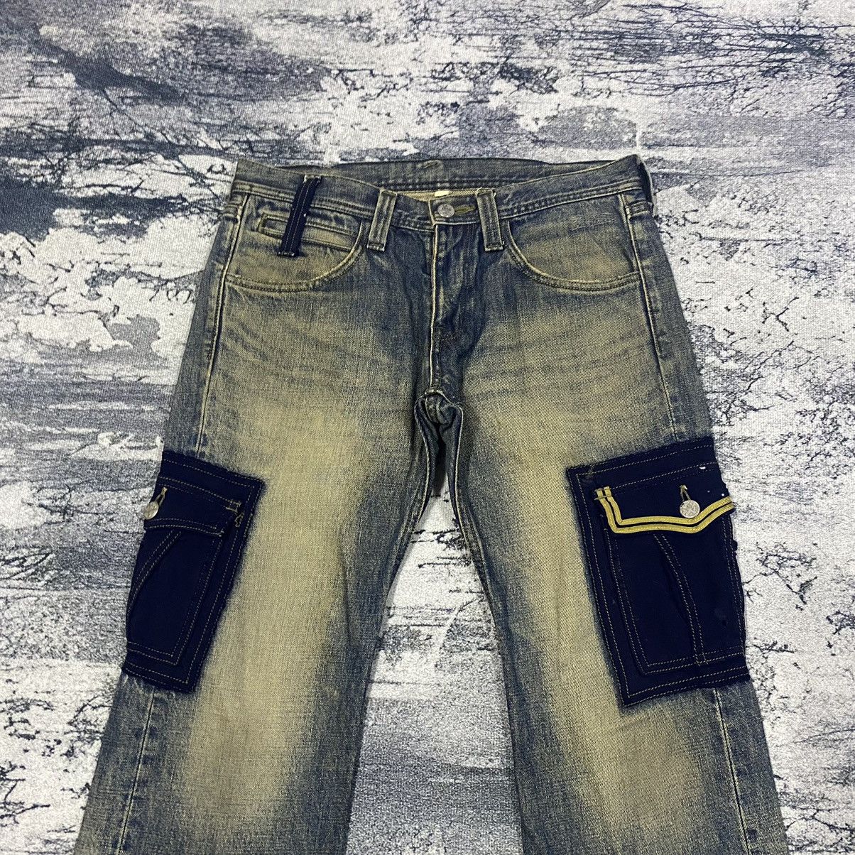 Beauty Beast × Japanese Brand × Vintage Vintage Japanese Flare Cargo Denim Distressed By Roen Size US 31 - 3 Thumbnail