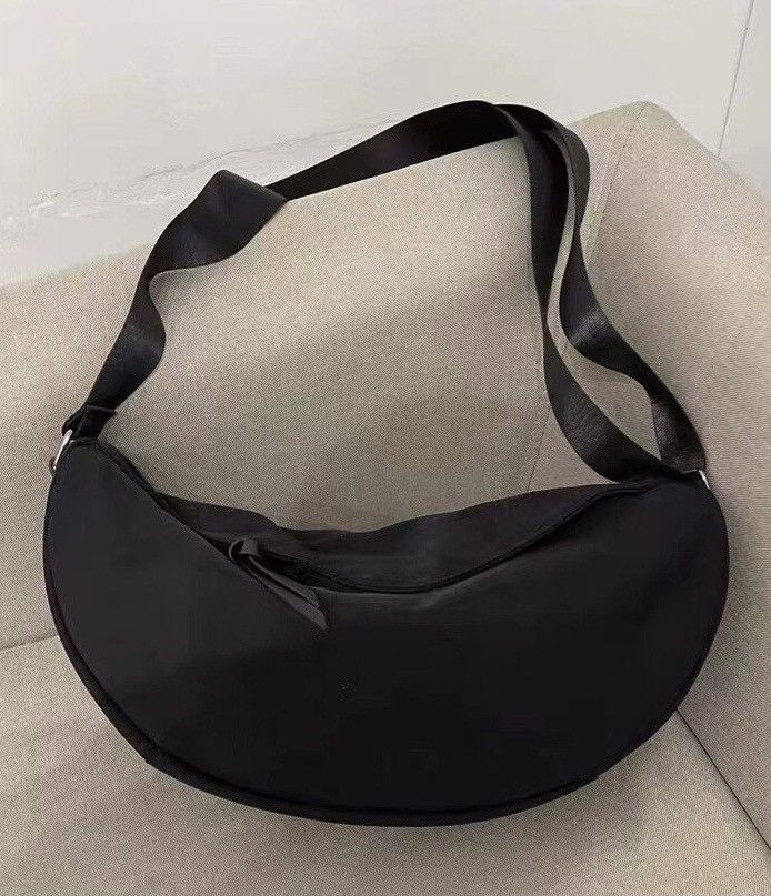 Japanese Brand Rare y2k belt bag crossbody shoulder bag Size ONE SIZE - 4 Thumbnail