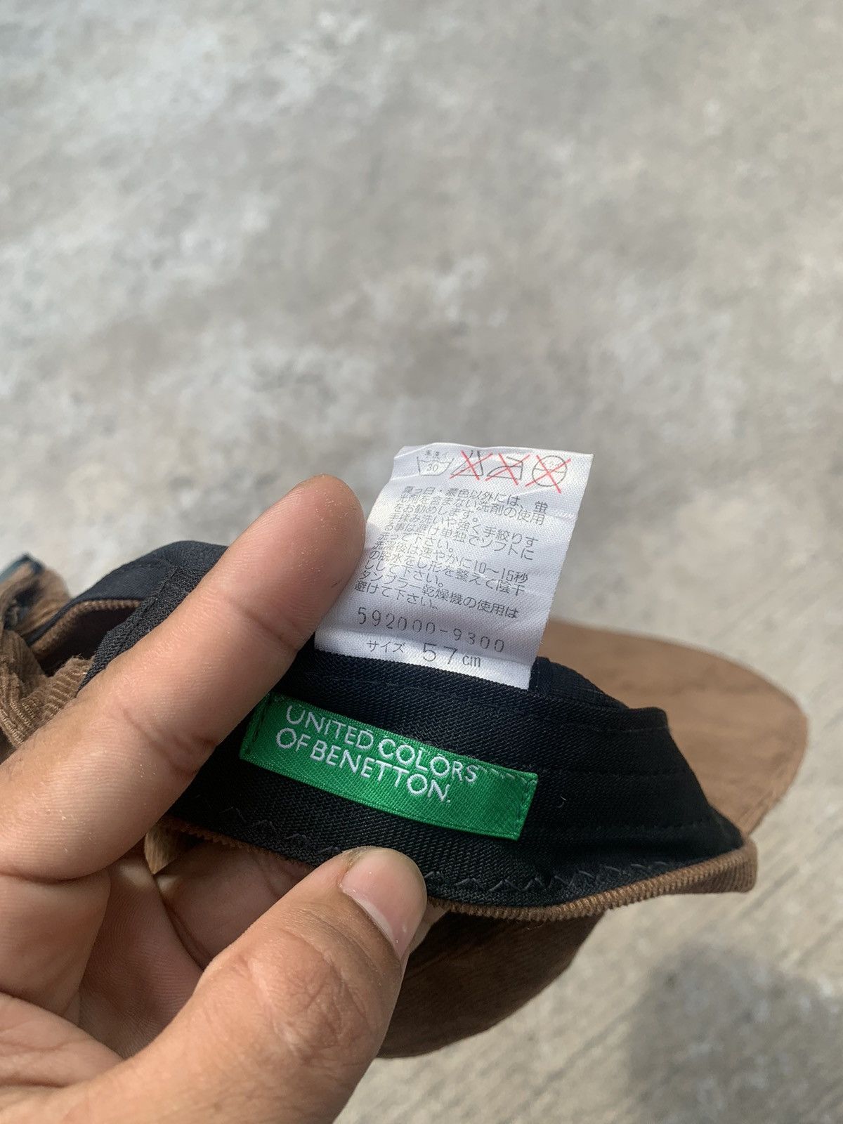 United Colors Of Benetton vinatge 1990's united color of benetton corduroy hats Size ONE SIZE - 7 Thumbnail