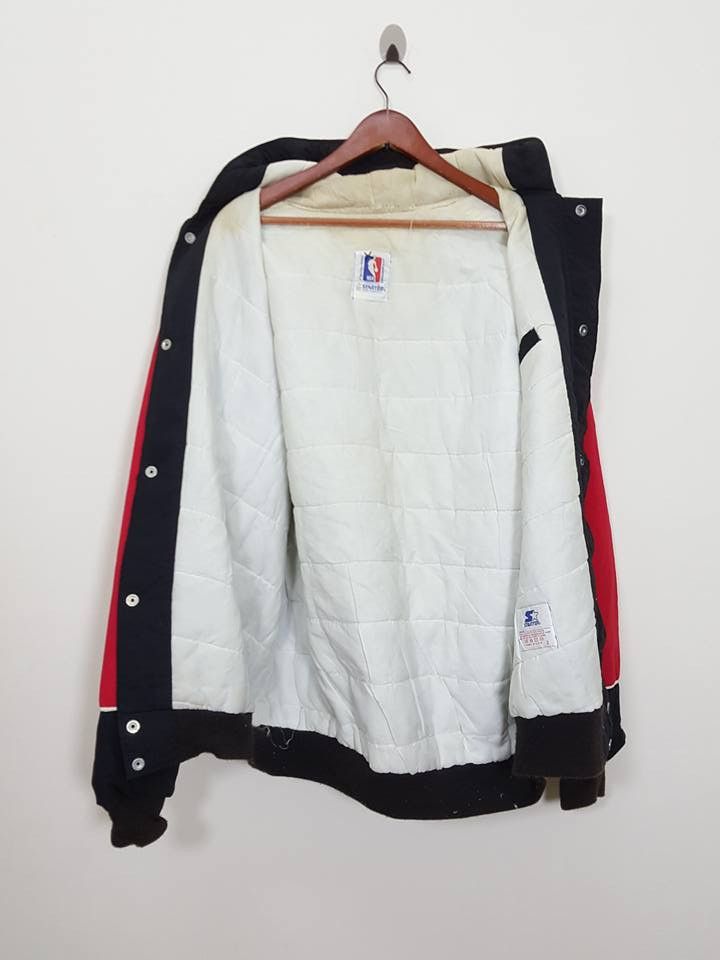 NBA × Starter Vtg. Chicago Bulls Big Spellout Quilted NBA OLP Jacket Size US XL / EU 56 / 4 - 6 Thumbnail
