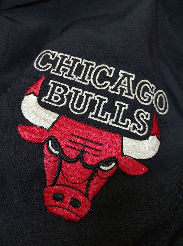 NBA × Starter Vtg. Chicago Bulls Big Spellout Quilted NBA OLP Jacket Size US XL / EU 56 / 4 - 7 Thumbnail