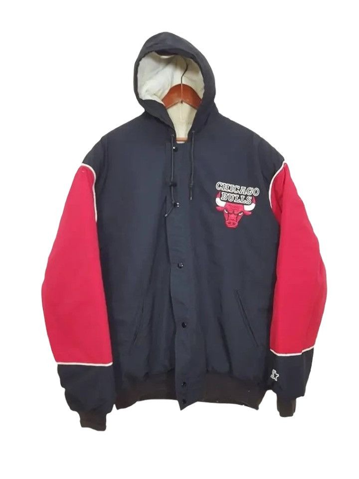 NBA × Starter Vtg. Chicago Bulls Big Spellout Quilted NBA OLP Jacket Size US XL / EU 56 / 4 - 2 Thumbnail