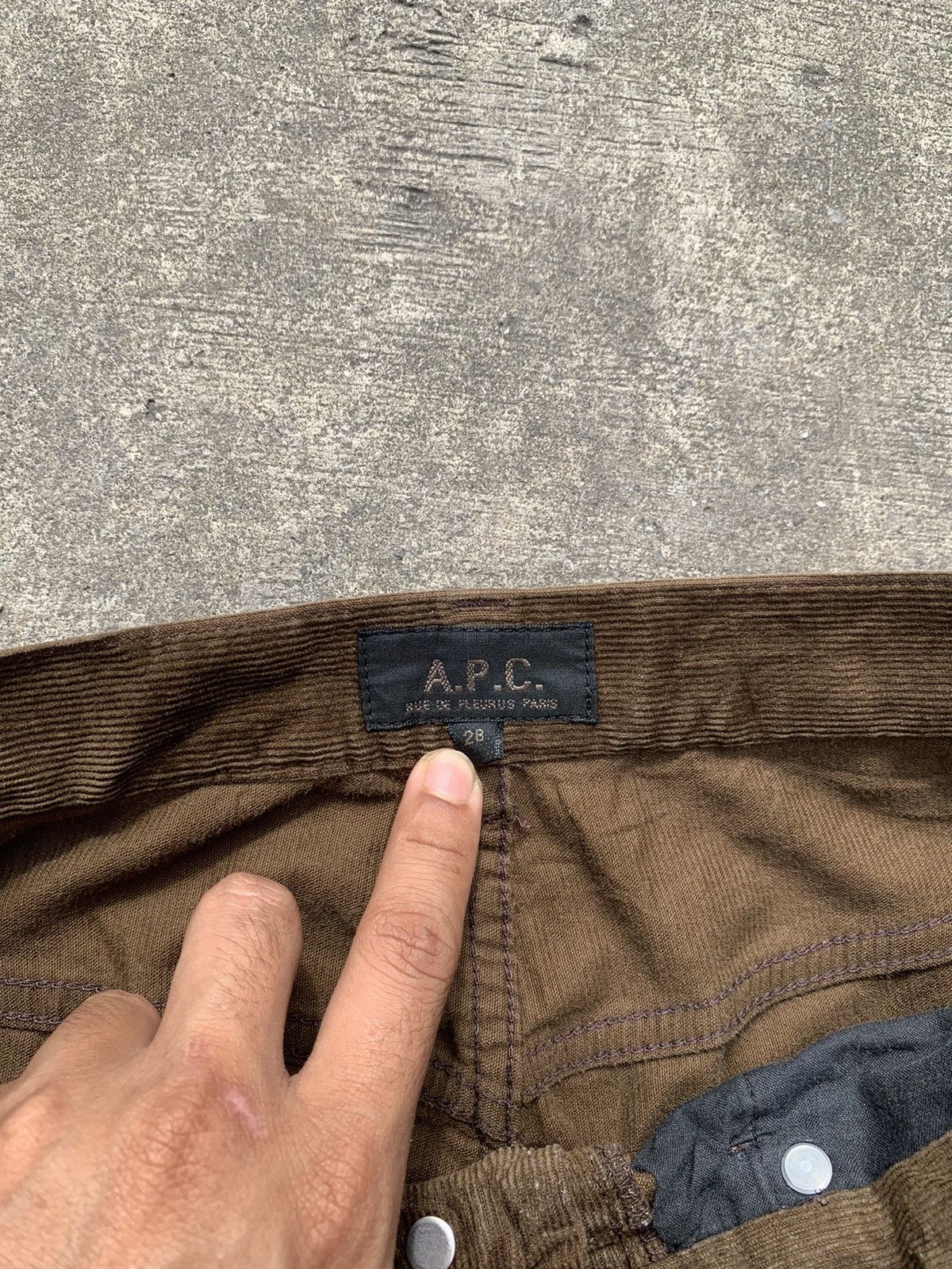 A.P.C. A.P.C brown corduroy pants Size US 28 / EU 44 - 7 Thumbnail
