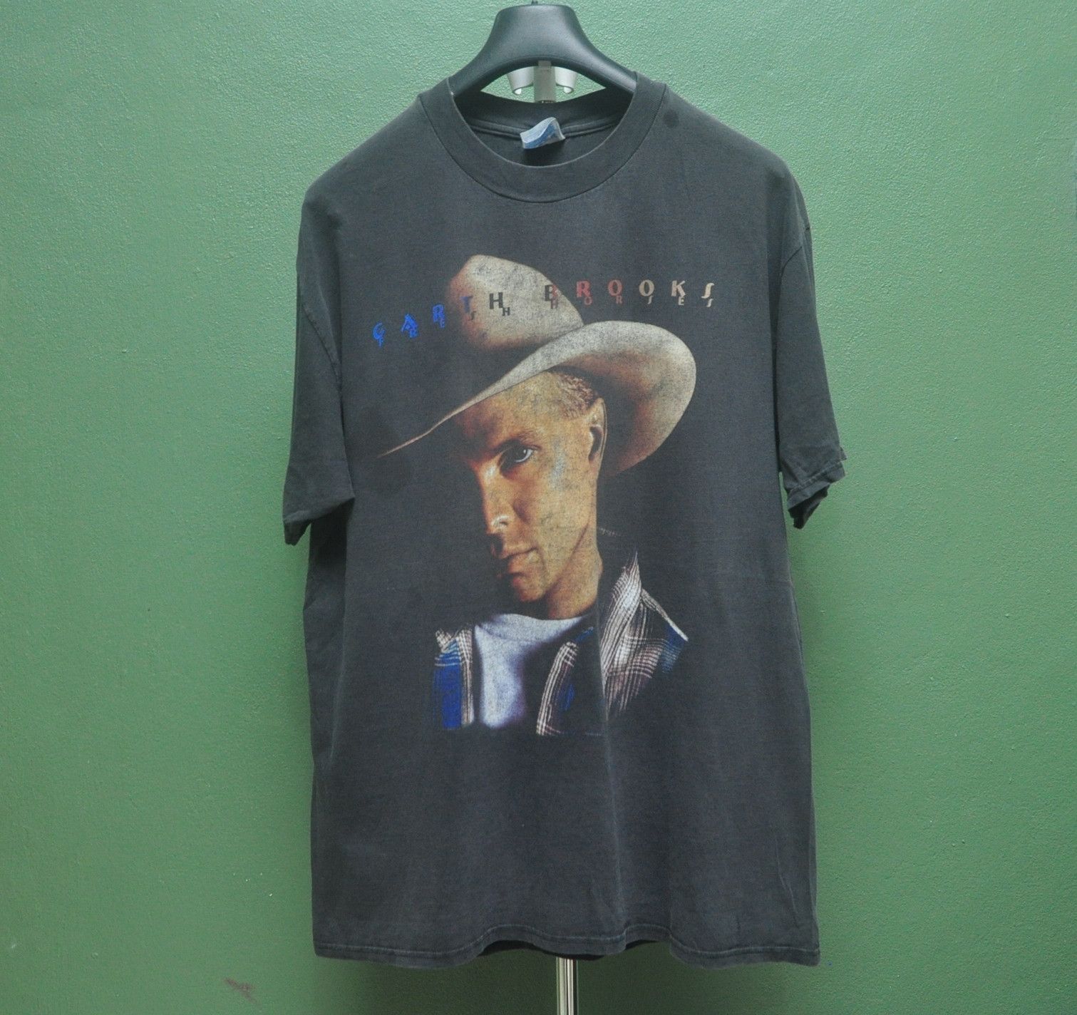 Band Tees × Designer × Vintage Vintage Garth Brooks Fresh Horses Shirt Designer Style Size US XL / EU 56 / 4 - 1 Thumbnail