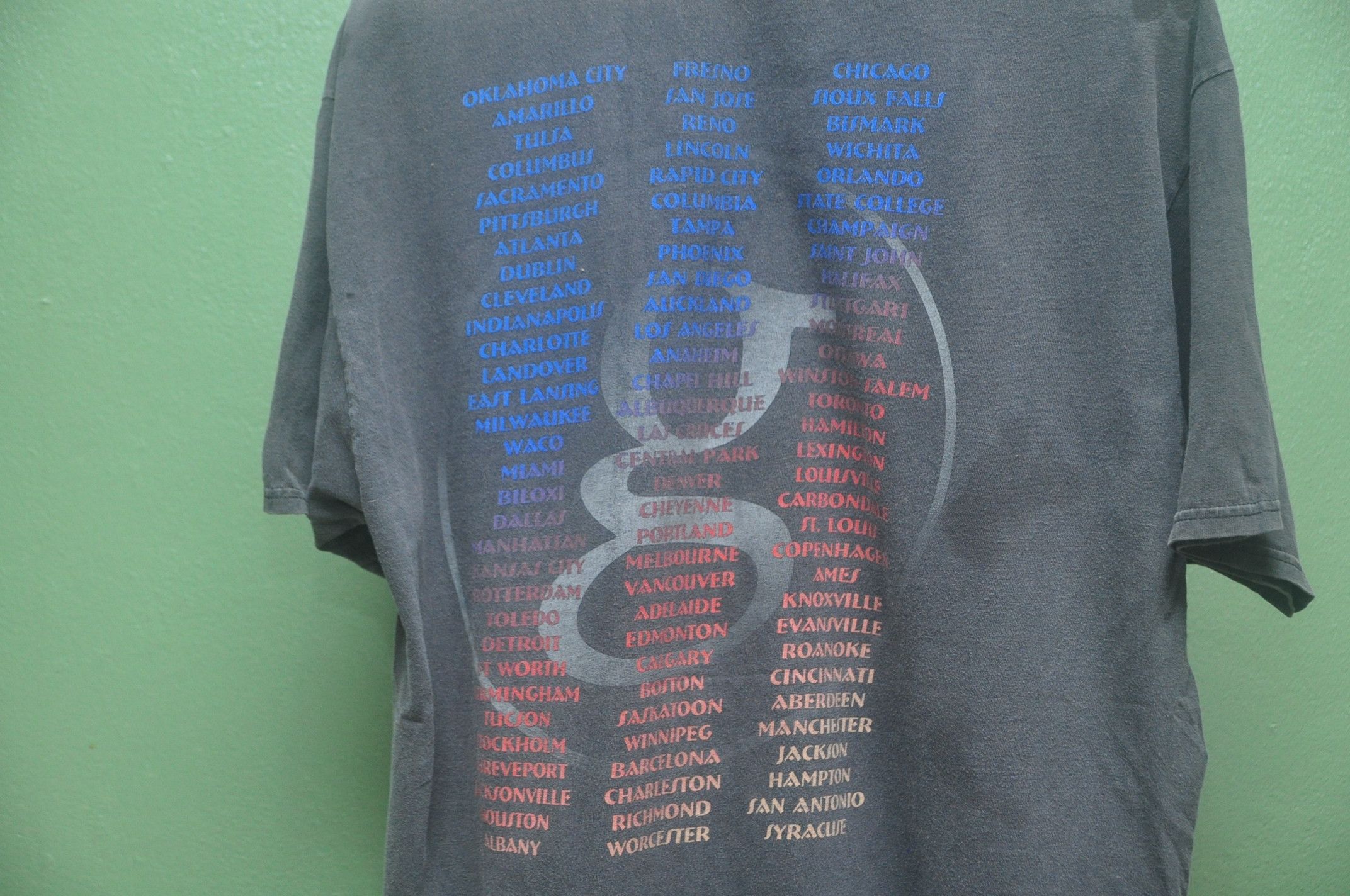 Band Tees × Designer × Vintage Vintage Garth Brooks Fresh Horses Shirt Designer Style Size US XL / EU 56 / 4 - 4 Thumbnail