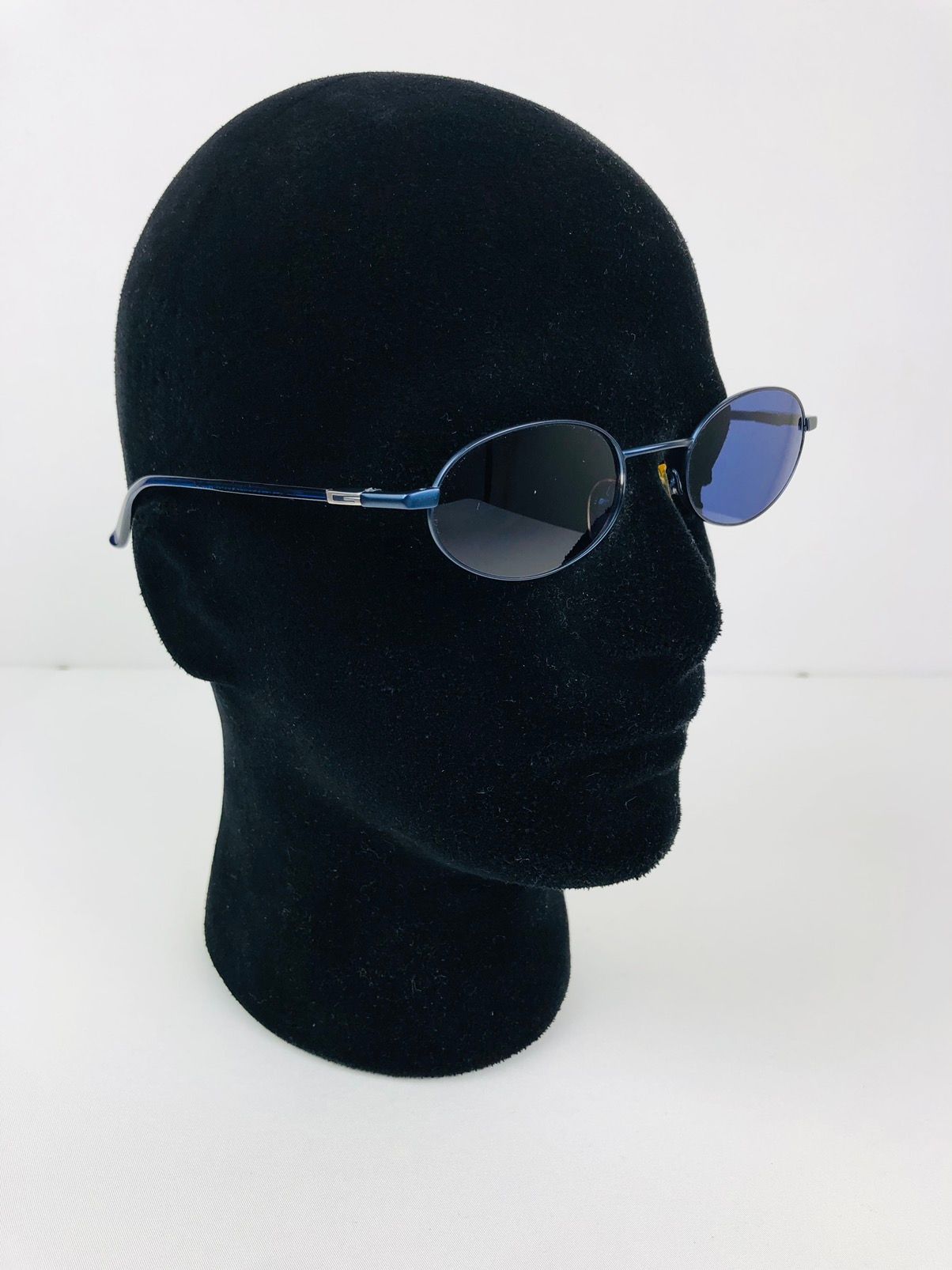 Pre-owned Gucci Logo Sunglasses In Blue