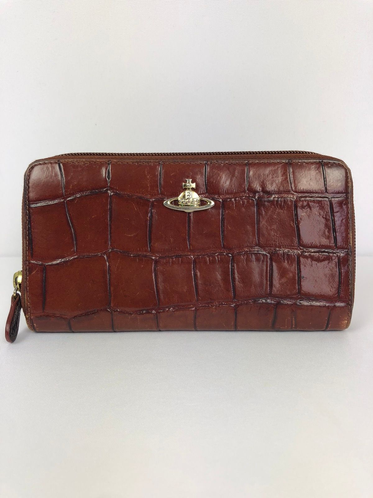 Pre-owned Vivienne Westwood Orb Zippy Wallet In Brown