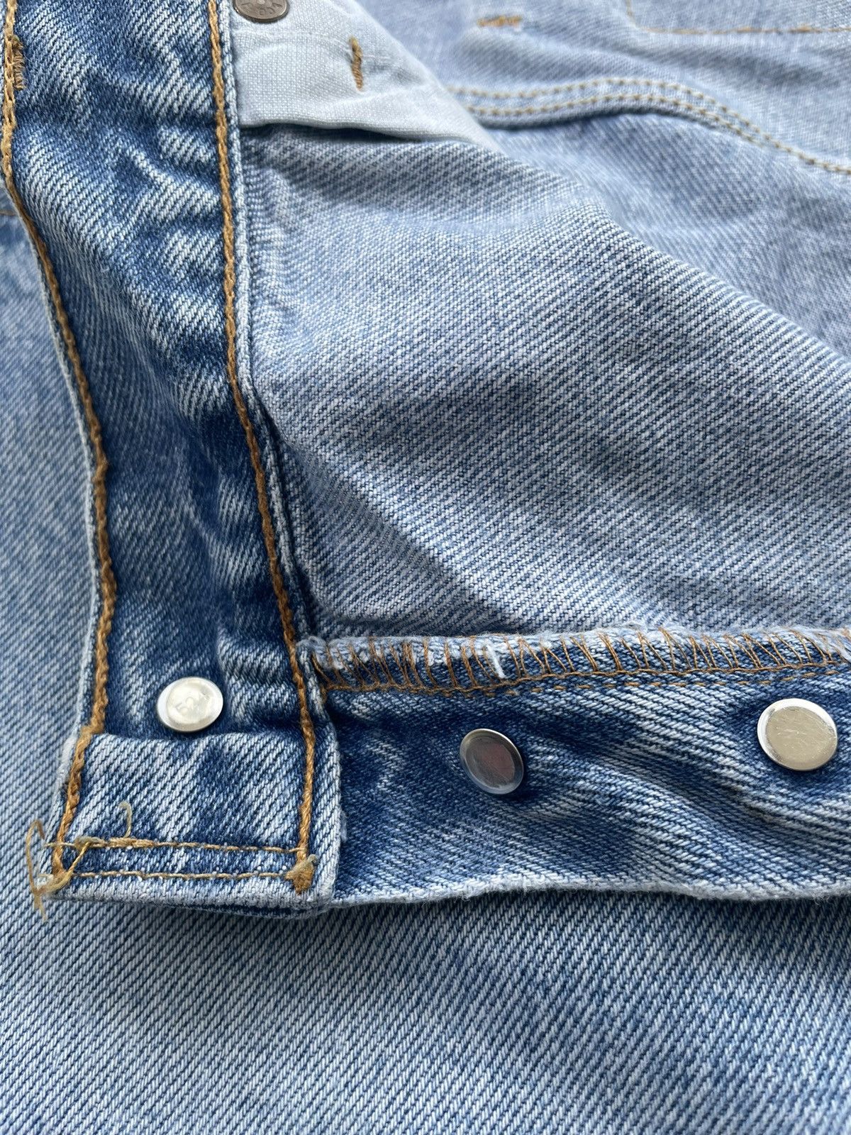 Le Grande Bleu (L.G.B.) Vintage Levi’s 501 1999 Usa Aging Faded Wash Size US 39 - 13 Thumbnail