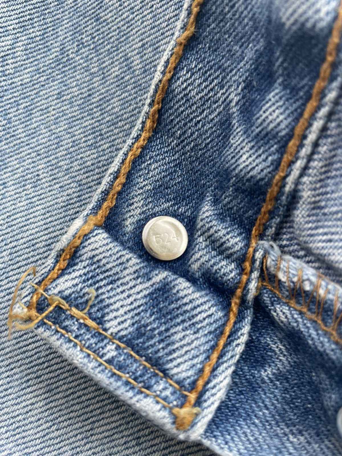 Le Grande Bleu (L.G.B.) Vintage Levi’s 501 1999 Usa Aging Faded Wash Size US 39 - 12 Thumbnail