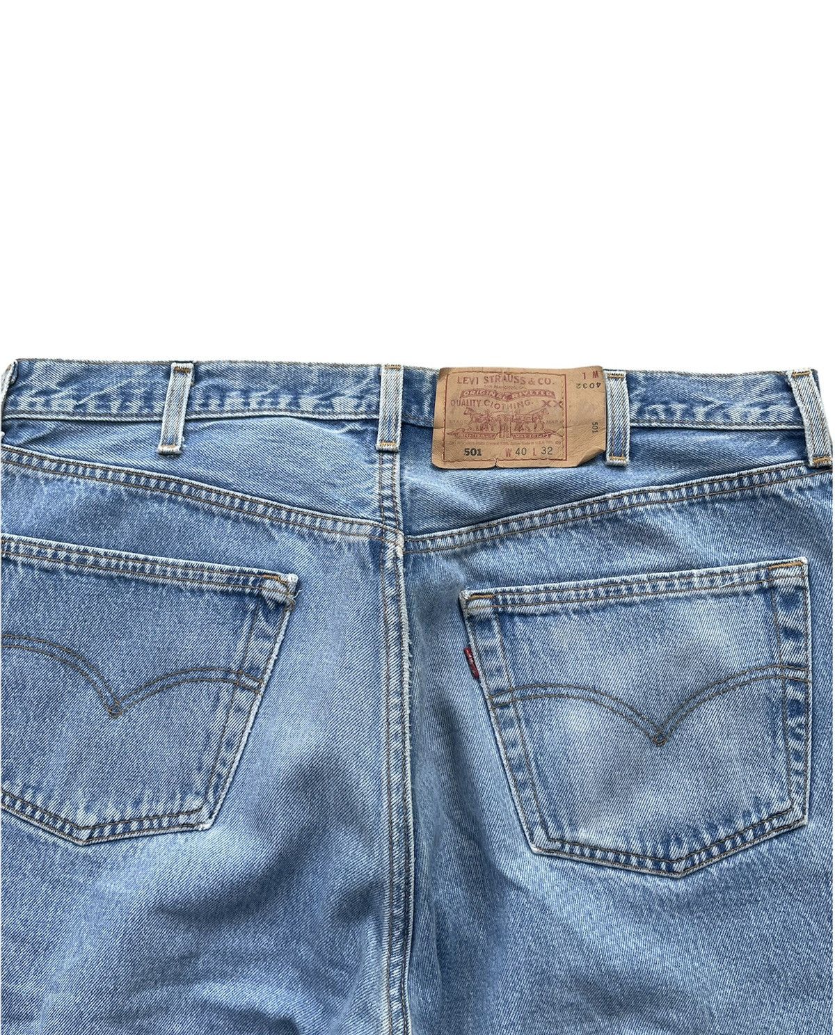 Le Grande Bleu (L.G.B.) Vintage Levi’s 501 1999 Usa Aging Faded Wash Size US 39 - 7 Thumbnail