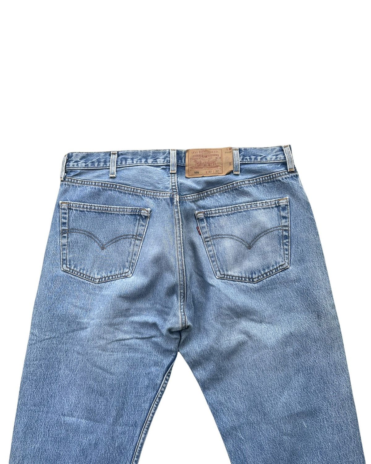 Le Grande Bleu (L.G.B.) Vintage Levi’s 501 1999 Usa Aging Faded Wash Size US 39 - 6 Thumbnail