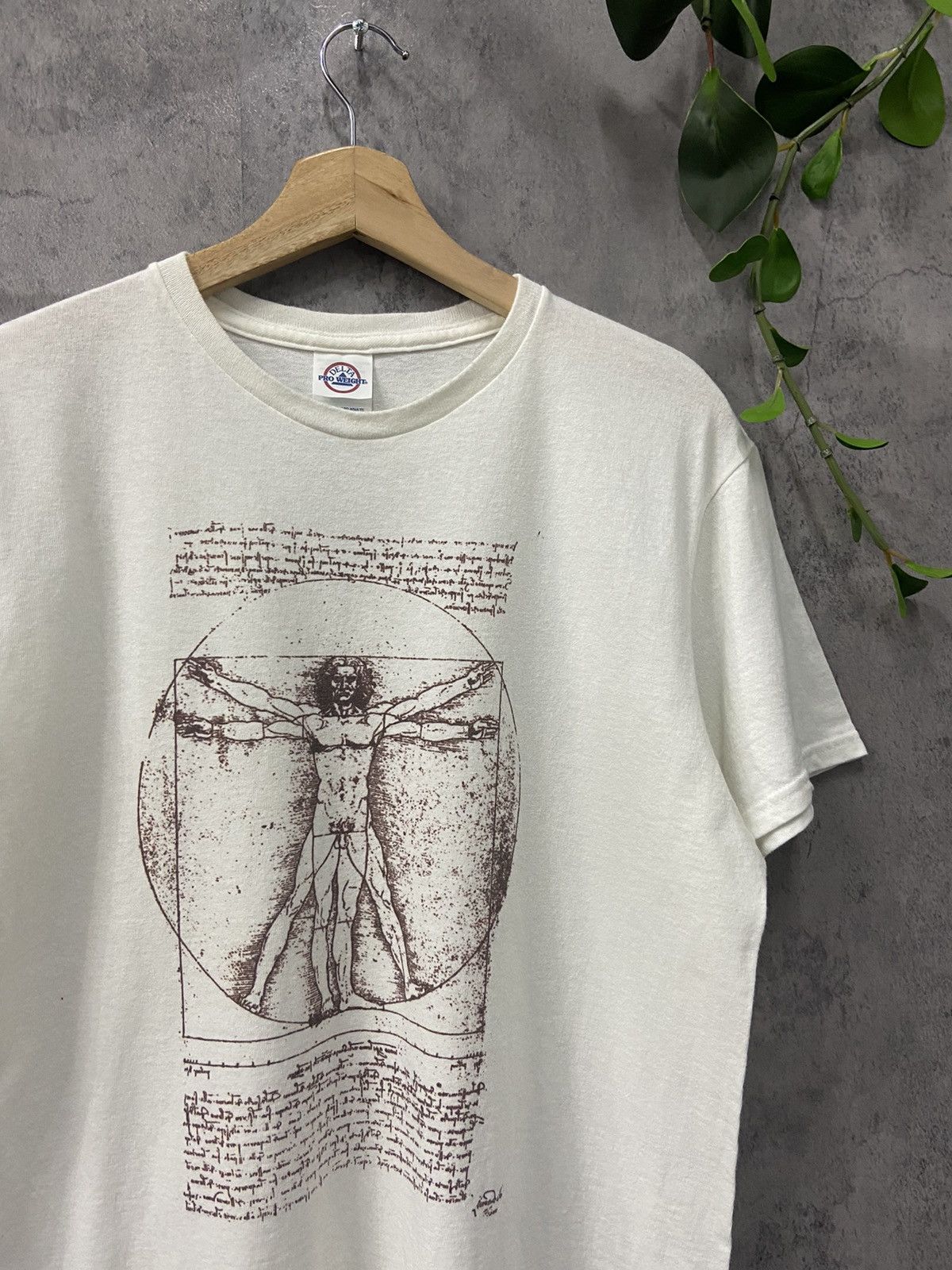 Vintage Vintage Leonardo Da Vinci Art Vitruvian Man TShirt Size US M / EU 48-50 / 2 - 4 Thumbnail