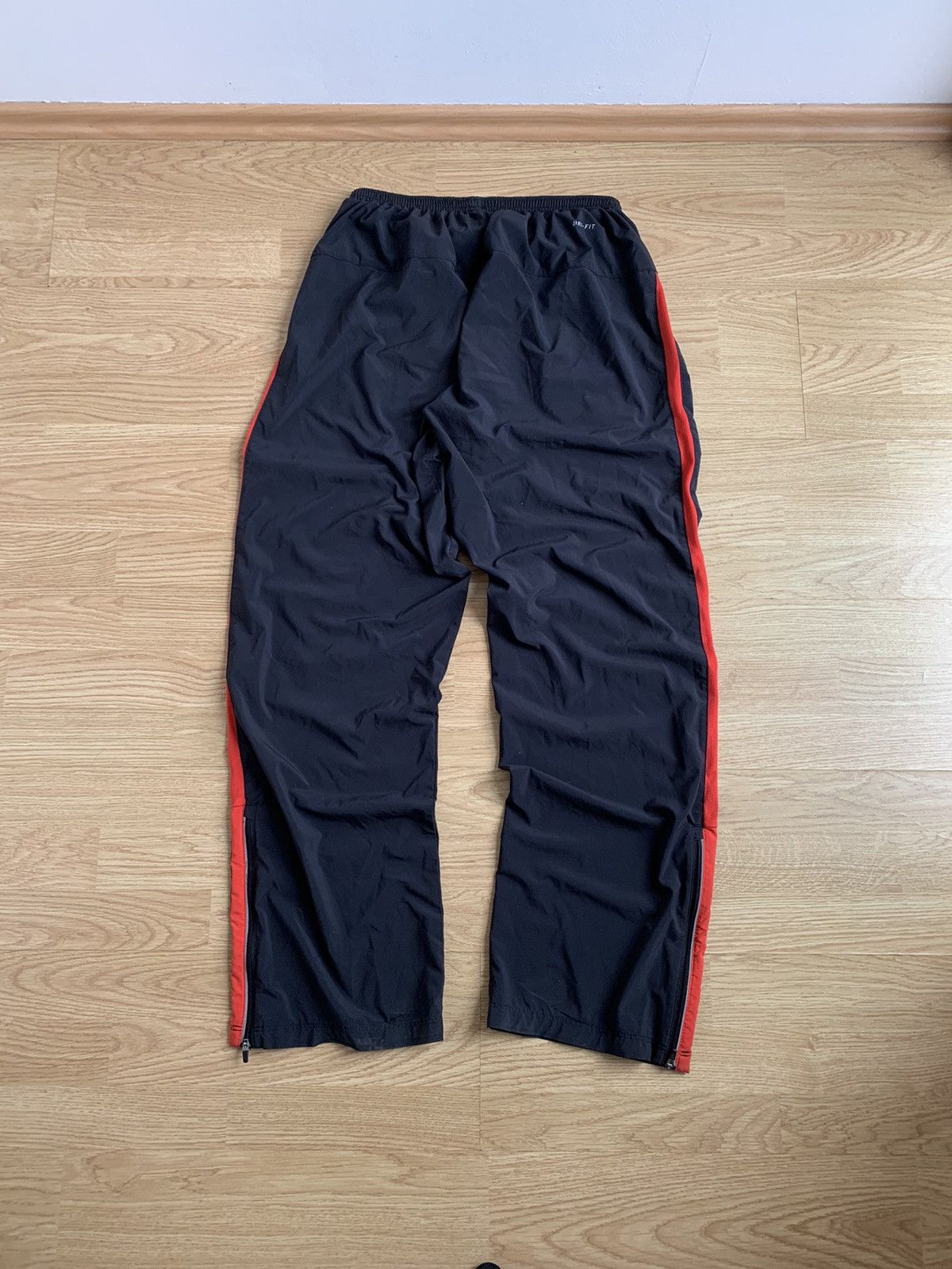 Nike × Vintage Vintage y2k Nike Black Track Pants Swoosh Drill Size US 34 / EU 50 - 2 Thumbnail