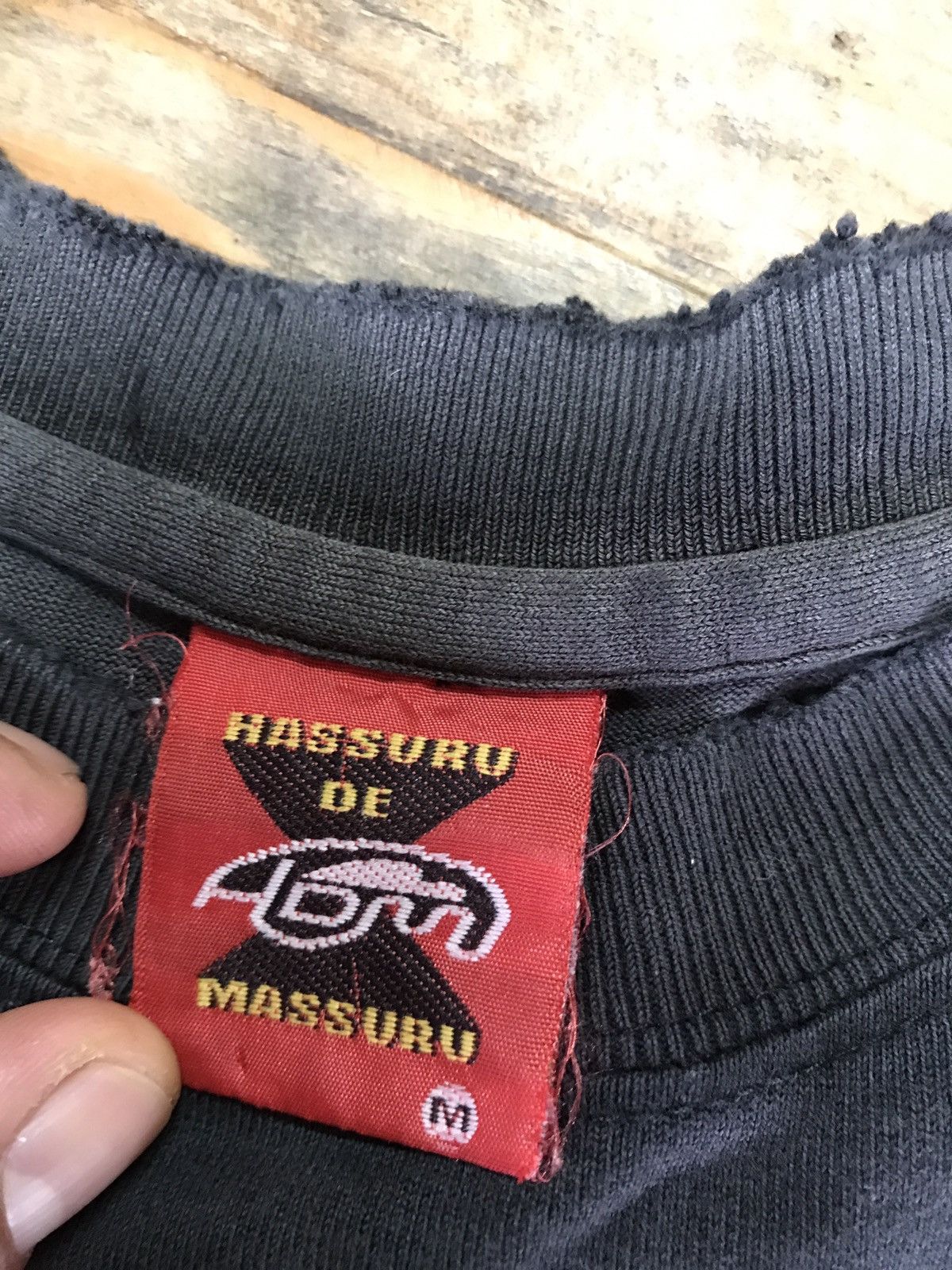 Vintage Vintage Hassuru de Massuru T-Shirt Size US M / EU 48-50 / 2 - 5 Thumbnail