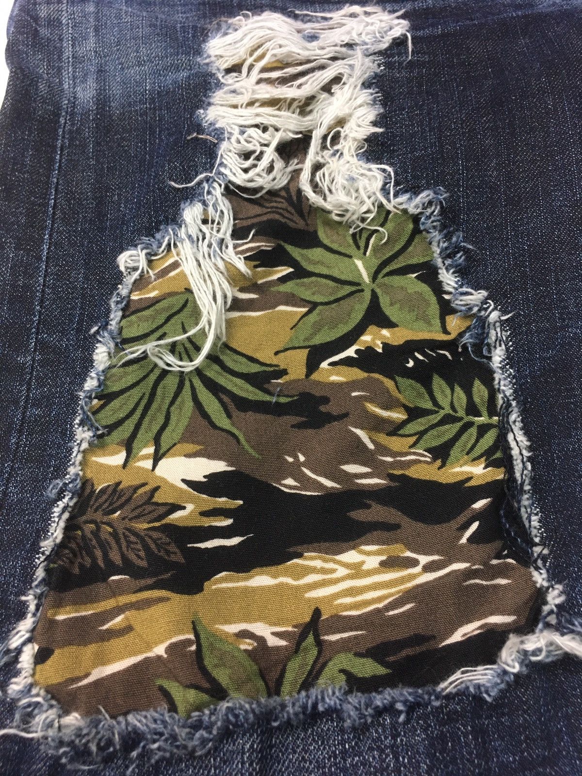 Levi's × Levi's Vintage Clothing × Vintage Vintage Levi’s 501 camo patch work distressed denim Size US 31 - 6 Thumbnail