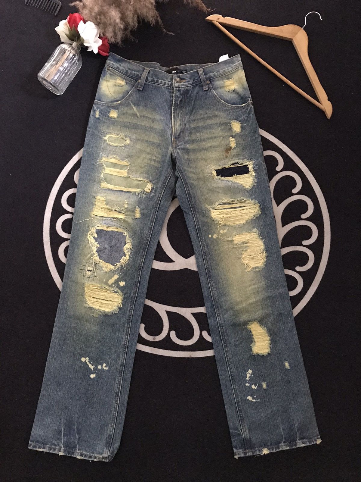 FLARE 🔥EXBITIONIST PATCH DISTRESSED DENIM