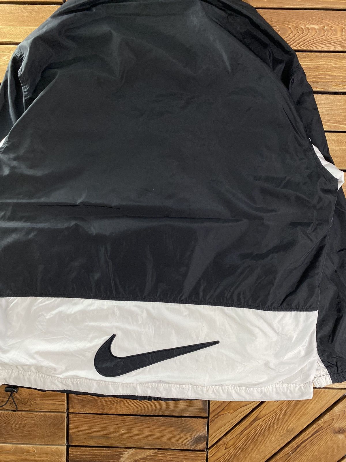 Nike × Vintage Vintage 90s Nike Big Logo Black And White Neck Logo Size L Size US L / EU 52-54 / 3 - 3 Thumbnail