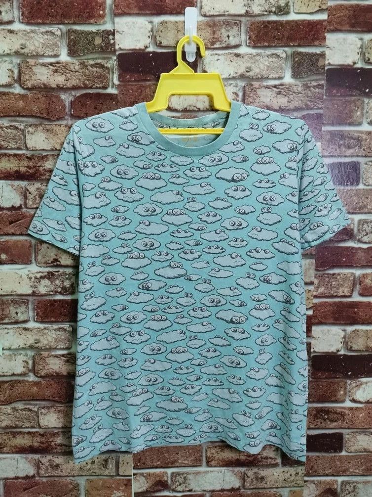 Japanese Brand × Kaws × Vintage Kaws Full Print Art Flayed Tee Vintage Size US XL / EU 56 / 4 - 1 Thumbnail