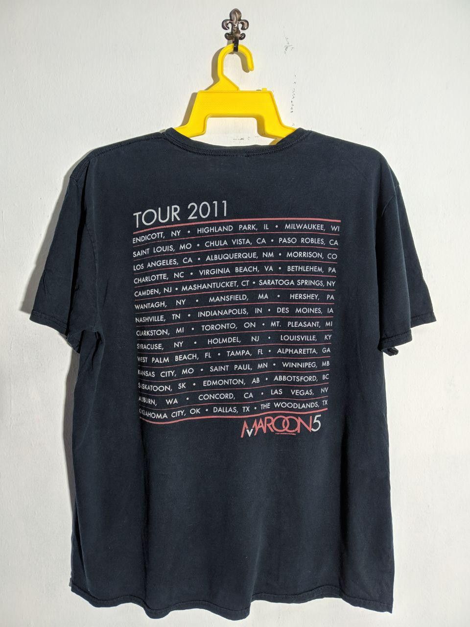 Band Tees Marron 5 Band Tee Tour 2011 Size US XL / EU 56 / 4 - 3 Thumbnail