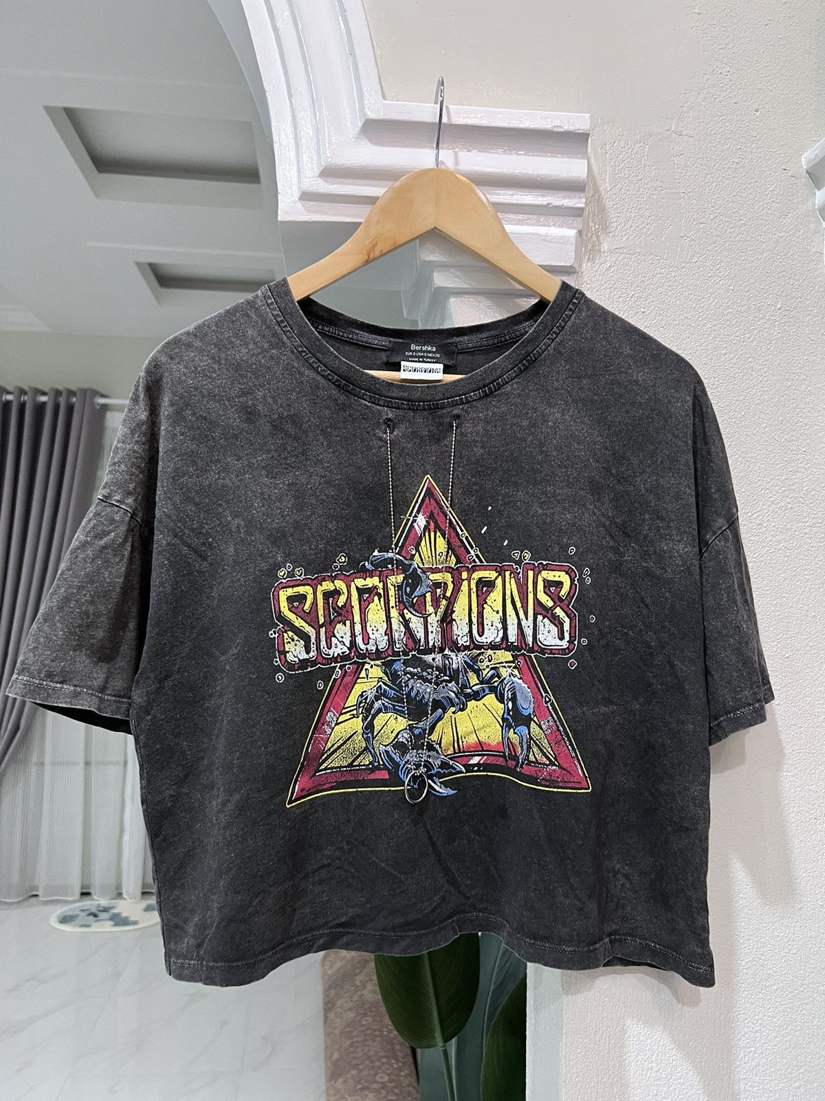 Bershka Scorpions Band Crop T-Shirt | Grailed