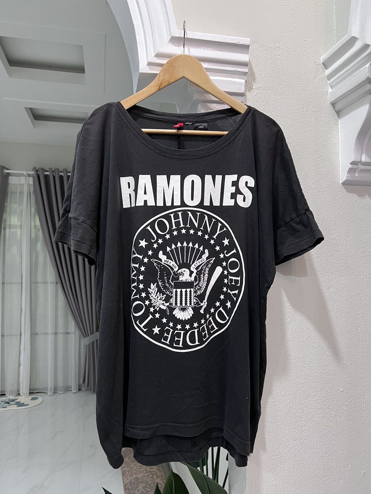 Ramones t best sale shirt h&m