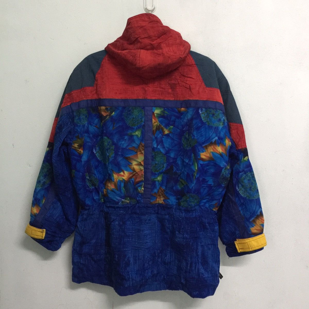 Asics Japanese Brand Asics Jacket Hoodie rare design Size US L / EU 52-54 / 3 - 4 Thumbnail
