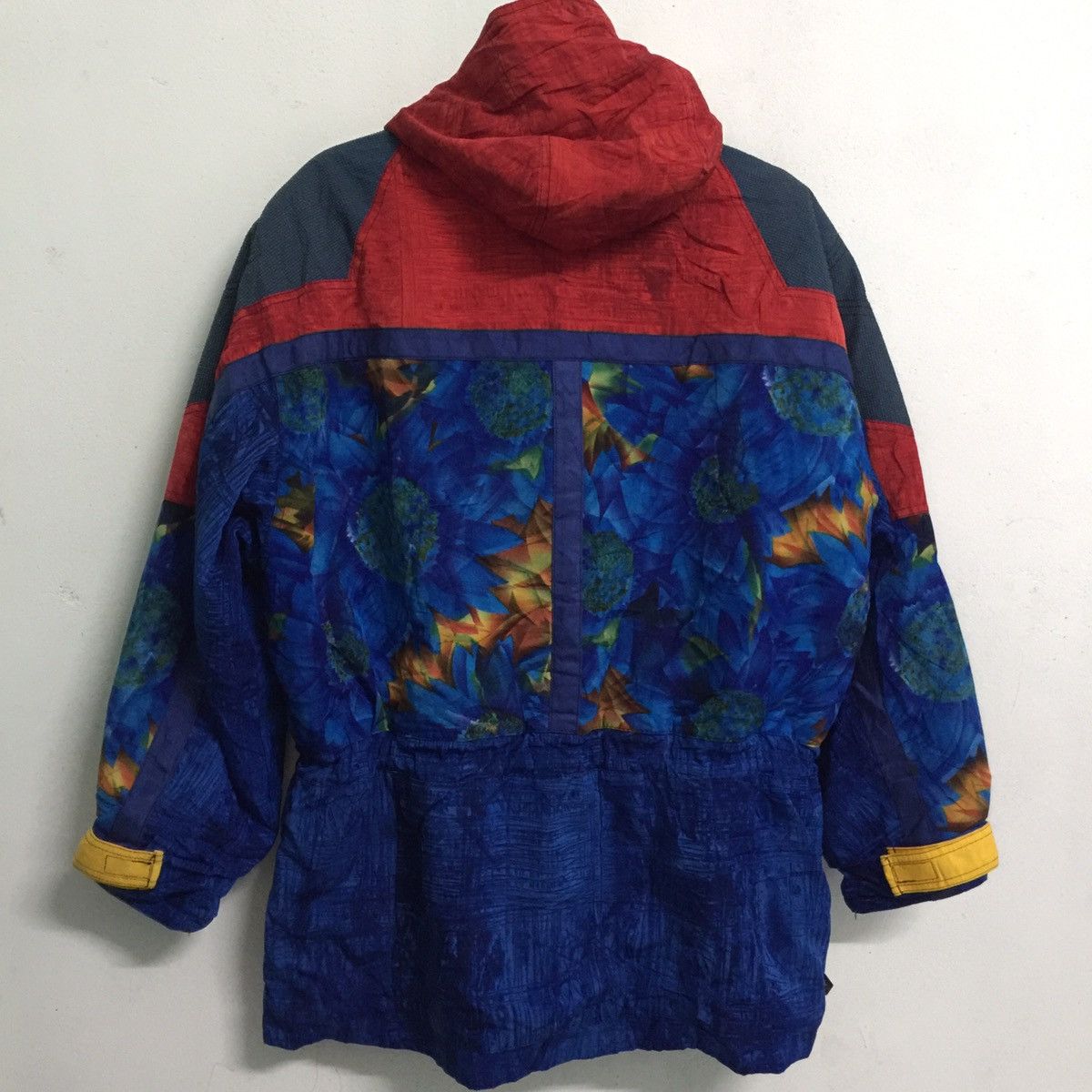 Asics Japanese Brand Asics Jacket Hoodie rare design Size US L / EU 52-54 / 3 - 6 Thumbnail