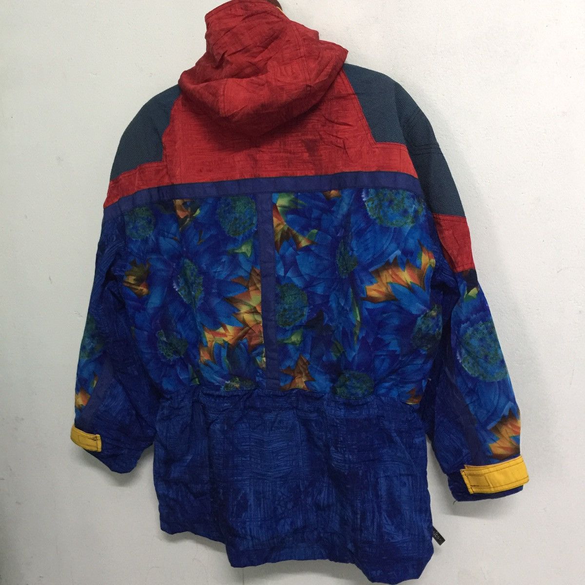 Asics Japanese Brand Asics Jacket Hoodie rare design Size US L / EU 52-54 / 3 - 5 Thumbnail