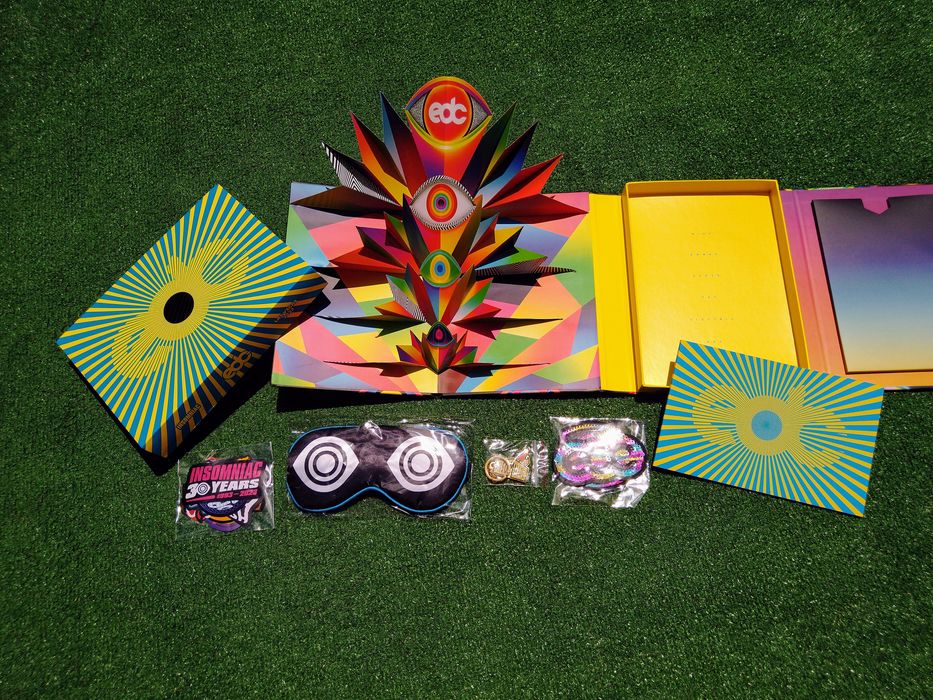 streetwear-edc-las-vegas-2023-vip-collectibles-insomniac-merch-set