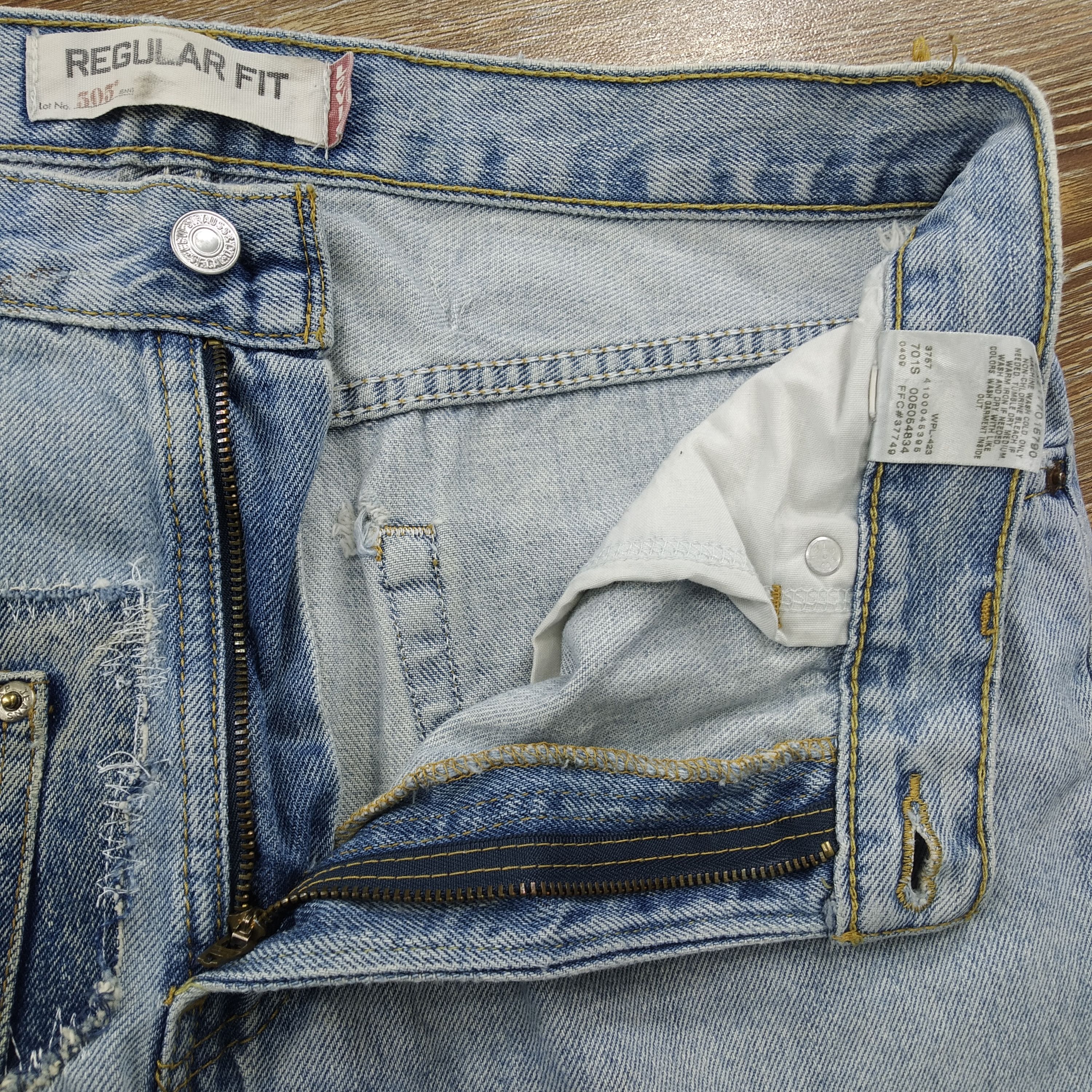 Levi's Vintage Levi's 505 Faded Blue Denim Jeans Reconstruct Jeans Size US 35 - 9 Thumbnail